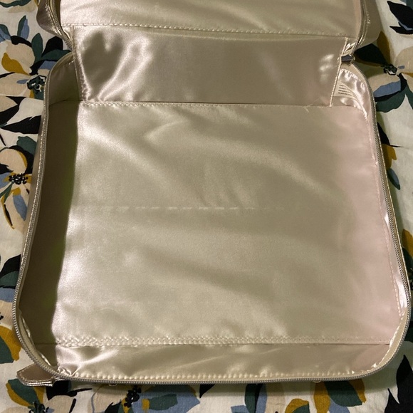 LANCOME Paris Gold Cosmetic Case - Picture 6 of 6